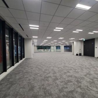 【内装】 | UMEDA EAST CROSS