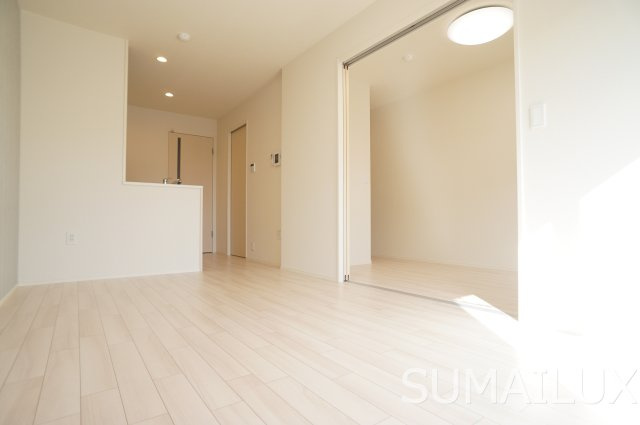 熊本市南区出仲間８丁目のアパートの居間・リビング