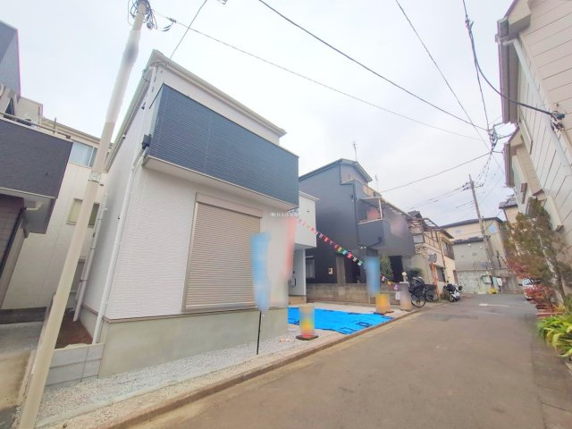 入間郡三芳町大字藤久保の新築一戸建の前面道路含む現地写真|南西側約4ｍの前面道路