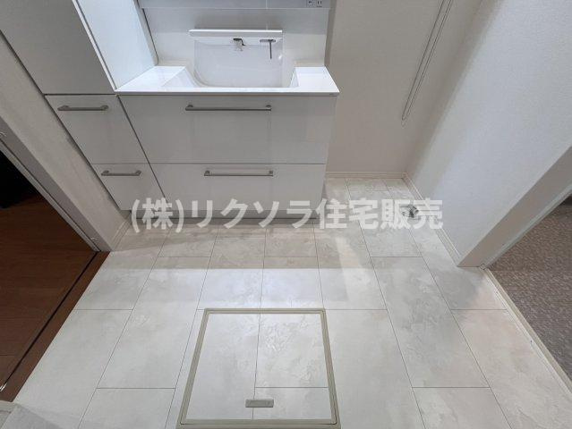 長尾元町5丁目　中古一戸建ての脱衣所|床下収納付き
■物件内覧・資金計画相談・住宅ローン相談、リフォーム相談、お問合せ受付中■
※当日・翌日のご内覧、ご相談はお電話でのお問合せがスムーズです！