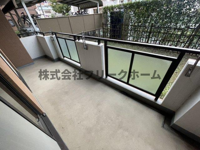 三鷹市下連雀７丁目の賃貸マンションのバルコニー