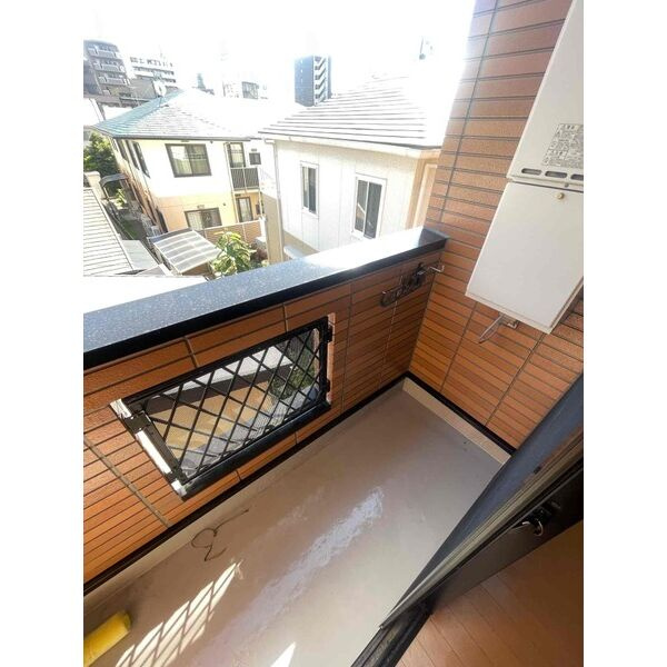 メゾン ド トリアノン　名古屋市賃貸　仲介手数料無料のバルコニー