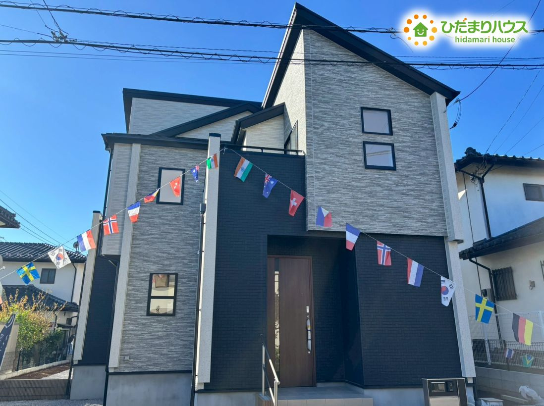 東松山市桜山台3期　新築一戸建て　ブルーミングガーデン　01の外観|デザイナーズのようなお洒落な外観です♪