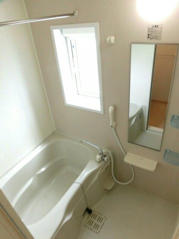 Ｌｉｔｔｌｅ　Ｂｅｌｌの浴室|日々の疲れを癒すお風呂付です