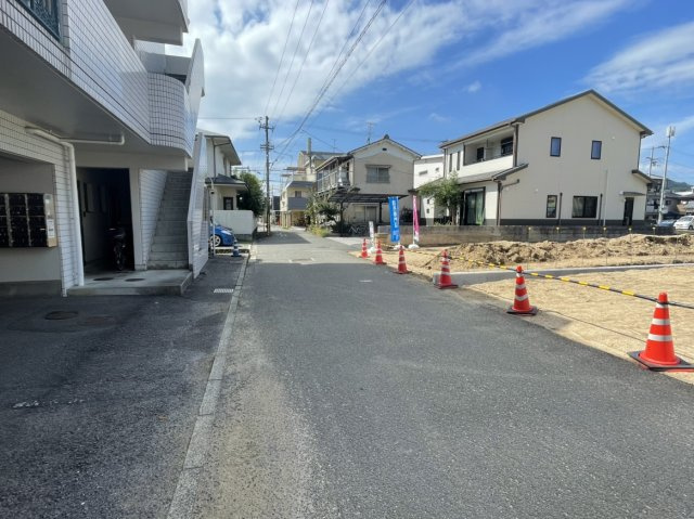生石町新築建売A棟の前面道路含む現地写真