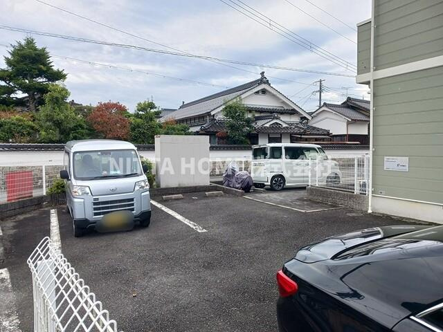 フロレスタⅡの駐車場|敷地内に２台駐車可能です◎