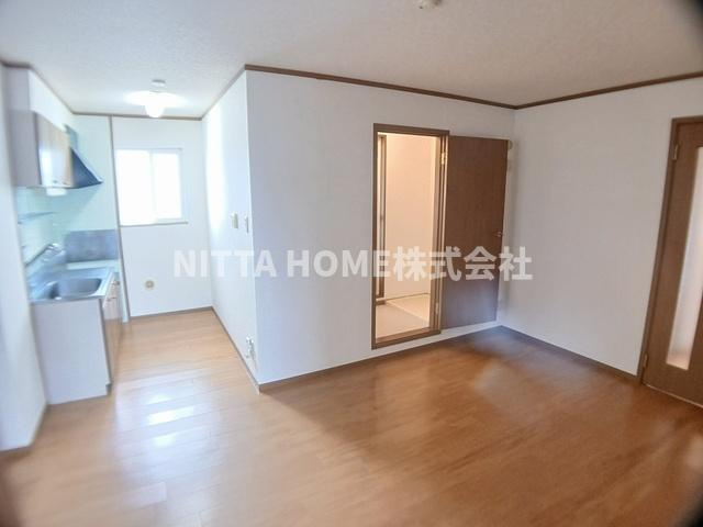 フロレスタⅡの居間・リビング|リビングは１０帖です◎