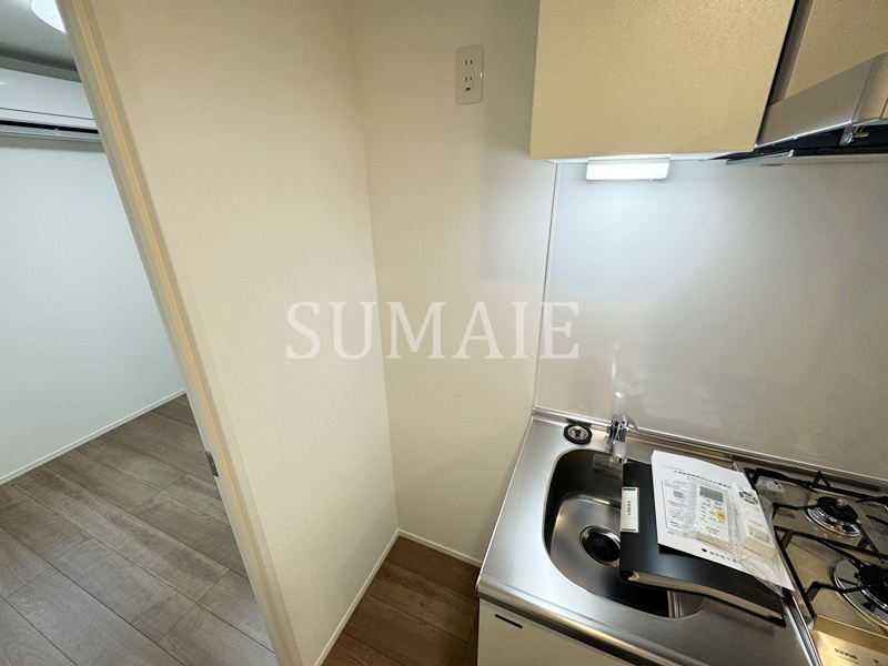 Reberty赤羽Ⅱのキッチン|冷蔵庫置き場です