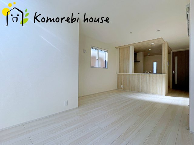 さいたま市北区宮原町4丁目　新築一戸建て　ブルーミングガーデン　01の居間・リビング|おしゃれなリビングです