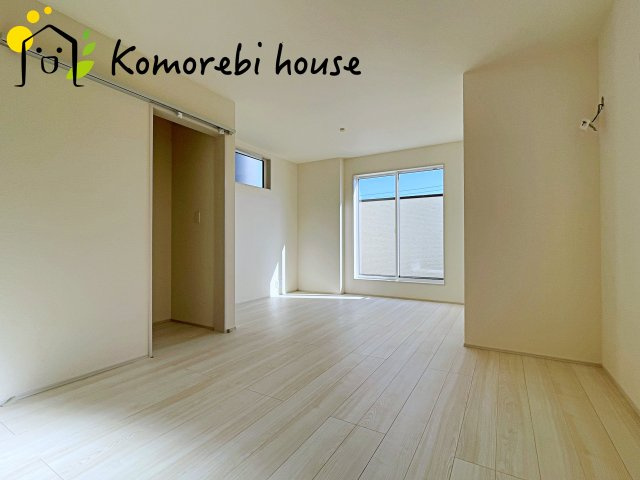 さいたま市北区宮原町4丁目　新築一戸建て　ブルーミングガーデン　01の居間・リビング|ゆったりとした居間です