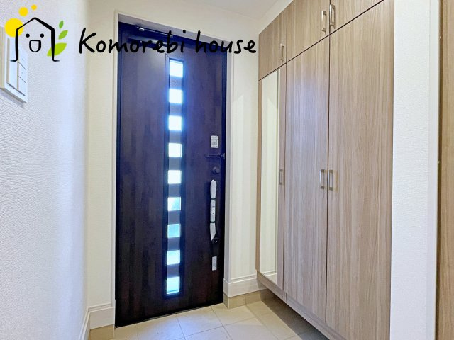 さいたま市北区宮原町4丁目　新築一戸建て　ブルーミングガーデン　01の玄関|ゆったりとした玄関です