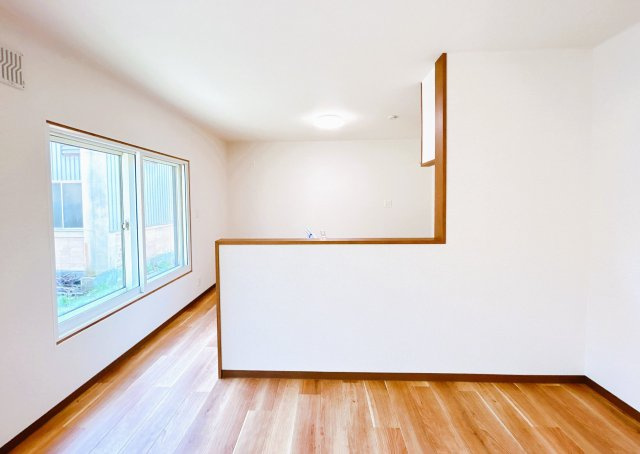 網走市北３条東１丁目７－３　中古売家の玄関|【リフォーム済】部屋を一部拡張し、対面キッチンにいたしました。家族団らんで、食事も楽しむことができますね。