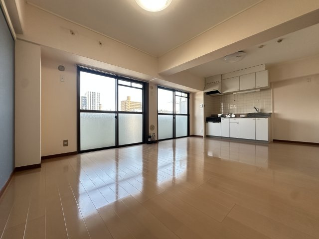 リトルウッドの洋室