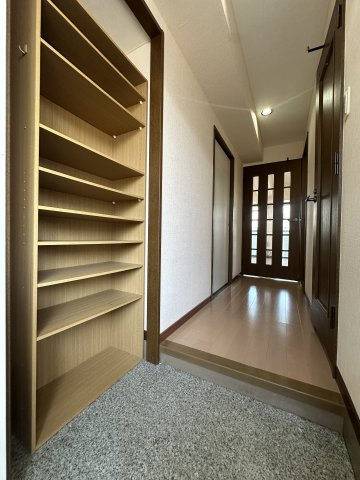 リトルウッドの玄関