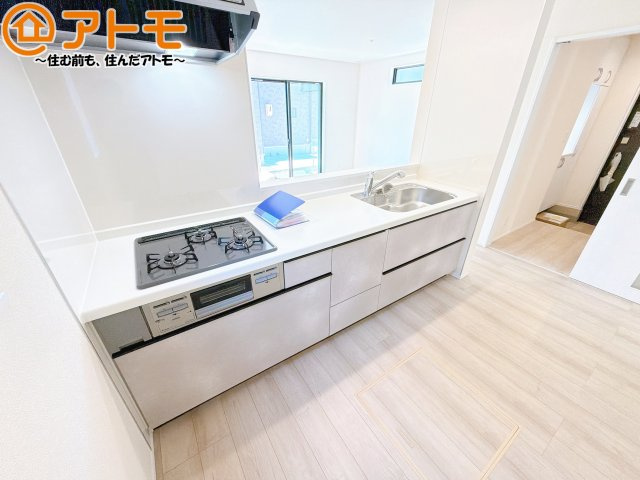 【キッチン】 | 駿河区向敷地14期　新築戸建　B号棟 | 対面式のキッチンはリビングを見渡すことができるので安心♪家族の会話も増えそうですね♪
