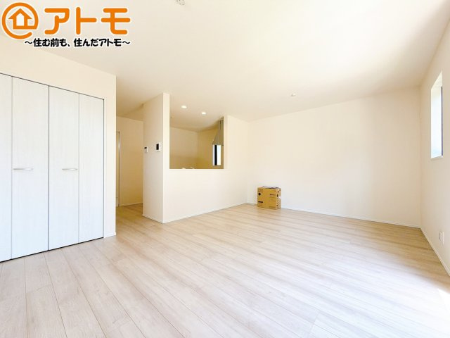 【居間・リビング】 | 駿河区向敷地14期　新築戸建　B号棟 | 家族団らんのイメージは、リビングを思い浮かべませんか？リビングこそ広々としたお部屋が良いですね♪