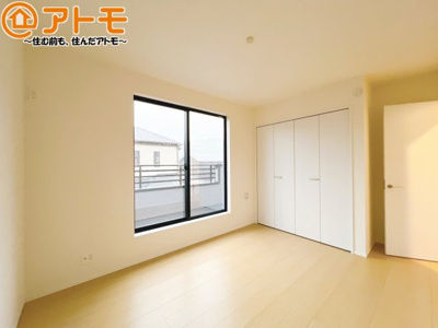 【子供部屋】 | 駿河区向敷地14期　新築戸建　C号棟 | 壁と床がシンプルな色合いだからこそ自分だけの空間を作れます♪お部屋作りのイメージは順調でしょうか♪