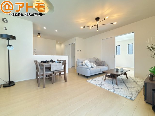 【居間・リビング】 | 駿河区向敷地14期　新築戸建　C号棟 | 家族団らんのイメージは、リビングを思い浮かべませんか？リビングこそ広々としたお部屋が良いですね♪