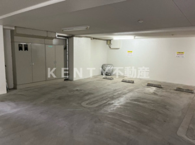 【駐車場】 | ラッフィナート羽田 | 駐車場に車を止められます