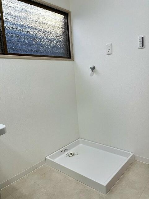 瀬戸市西山町２丁目のランドリースペース