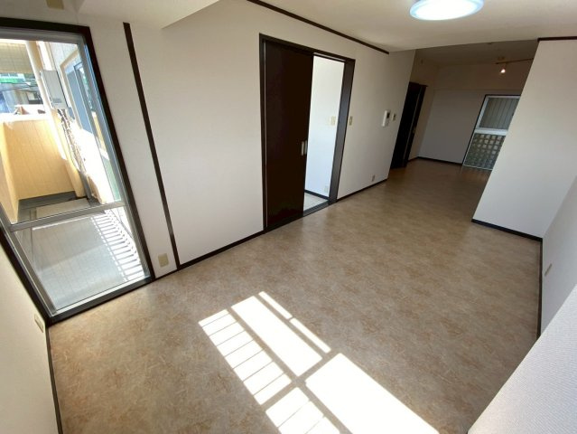 リアライズ高尾の居間・リビング