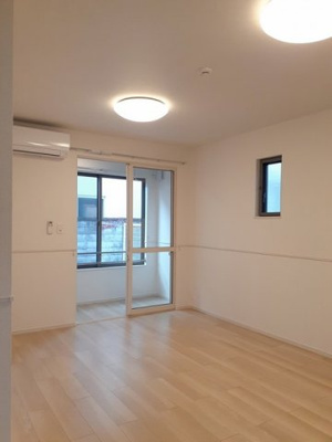 【居間・リビング】 | ロジュマン・ド・リラ