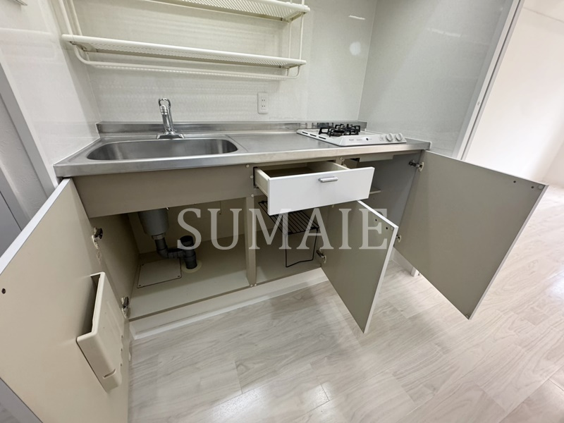 戸田公園ステイタスのキッチン|キッチン収納です