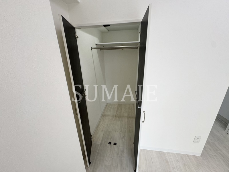 戸田公園ステイタスの収納|ウォークインクローゼットです