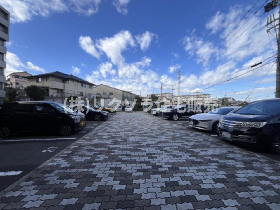 枚方長尾ガーデンハウスの駐車場|■物件内覧・資金計画相談・住宅ローン相談、リフォーム相談、お問合せ受付中■
※当日・翌日のご内覧、ご相談はお電話でのお問合せがスムーズです！