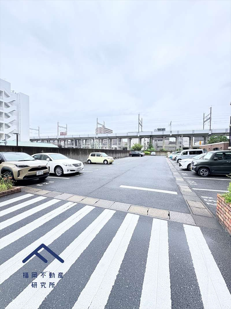 パロスリバーコート博多弐番館の駐車場