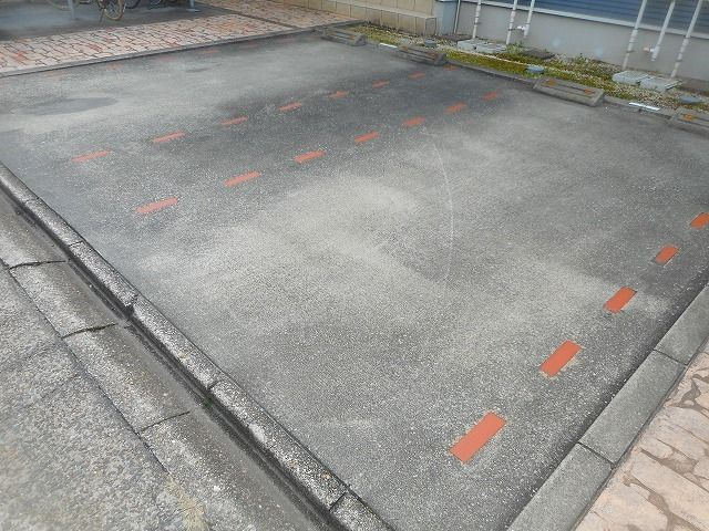 馬車道館の駐車場|車をお持ちの方に嬉しい駐車場付きの物件です