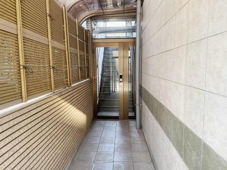 プレシャスコア武蔵浦和のエントランス