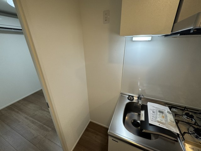 Reberty赤羽Ⅱのキッチン|冷蔵庫置き場です