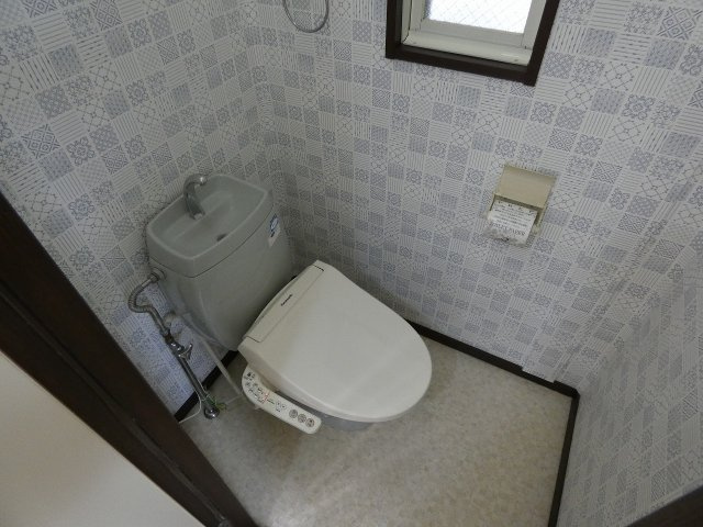 岡山市東区西大寺中１丁目のアパートのトイレ