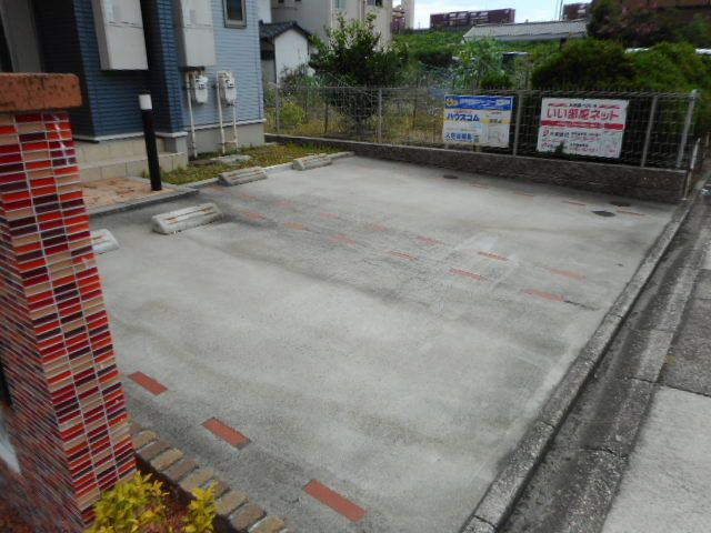 馬車道館の駐車場