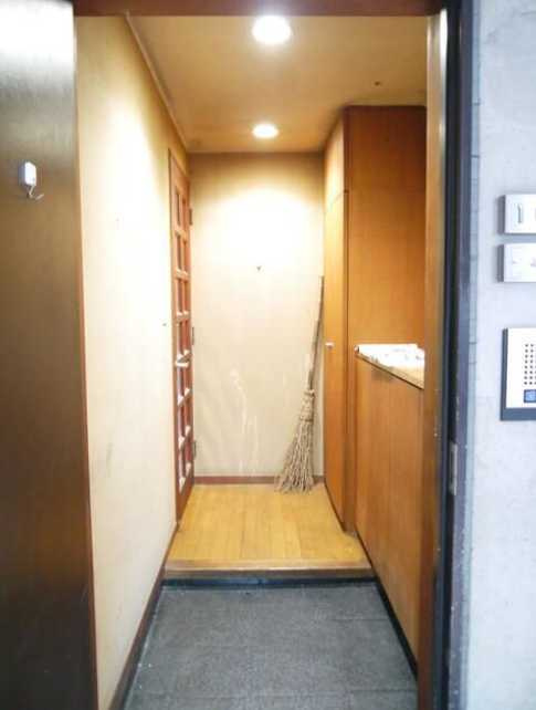 ドミナーレサクマ　パイク無料　SOHO使用可　専用庭の玄関