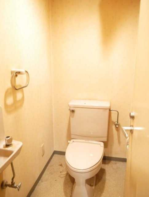 ドミナーレサクマ　パイク無料　SOHO使用可　専用庭のトイレ