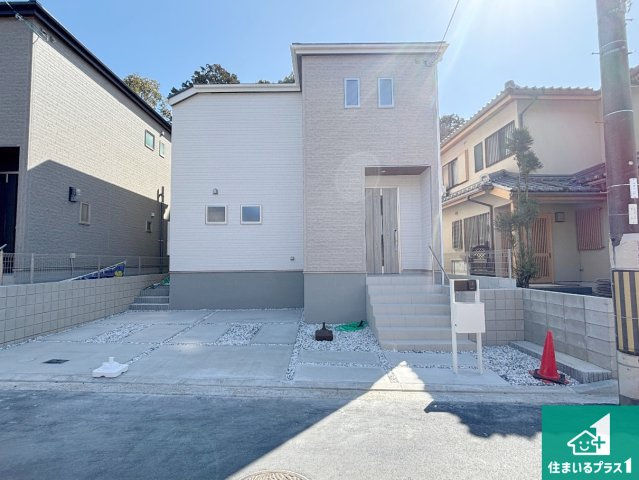 1日(土)2日(日)現地見学可能！　枚方市楠葉野田　全4邸の外観|安心の10年保証！外観を美しく保ち、雨水で汚れを落とします！気になることがありましたら、お気軽にお問い合わせください！