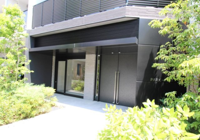 パークアクシス入谷のエントランス