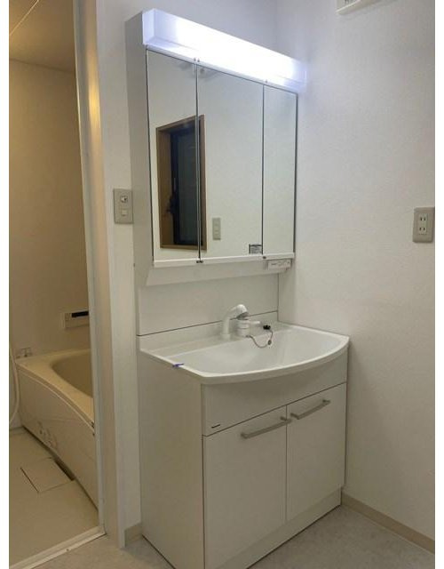 深草西浦町４丁目の独立洗面台