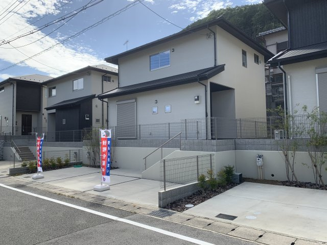京都市北区西賀茂下庄田町　未入居一戸建ての外観
