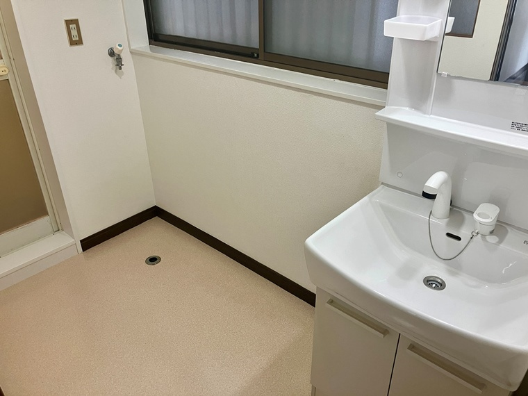 船堀戸建の洗面所