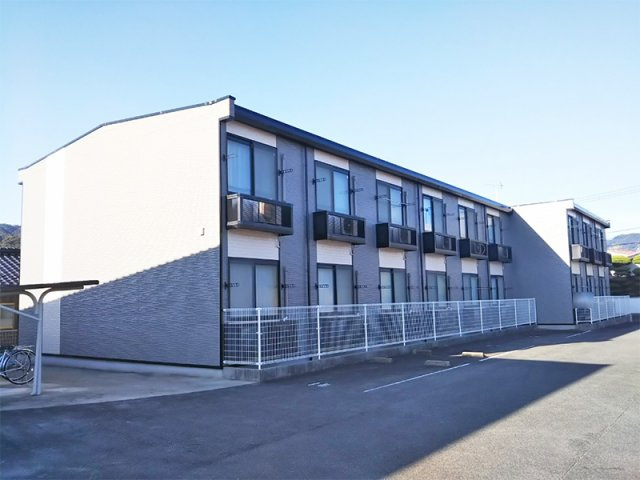 レオパレスＣＡＭＥＬＬＩＡの外観