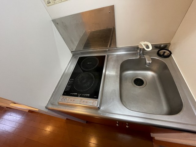 レオパレスＣＡＭＥＬＬＩＡのキッチン