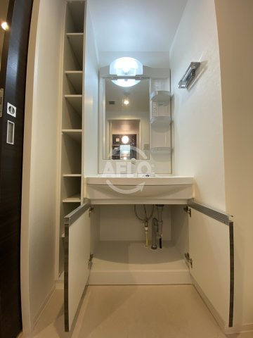 M:COURT靭公園（エムコート靭公園）の洗面所|M:COURT靭公園（エムコート靭公園）　独立洗面台