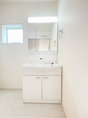 新築戸建・新築建売　伊勢崎市長沼町【長期優良住宅】豊受小・第四中の洋室|写真はホームステージングにて作成しており、実際に家具は付いてきません。