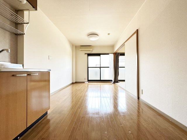 ミルキーハウス 南棟の居間・リビング