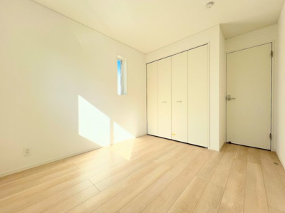 【洋室】 | ◆◇横浜市緑区三保町　新築戸建　2号棟◇◆ | ◆感性を育むプライベートルームはシンプルでスマートな空間。好みの空間で読書をしたり、音楽を聞いたりと一人の時間も充実したものにできます。