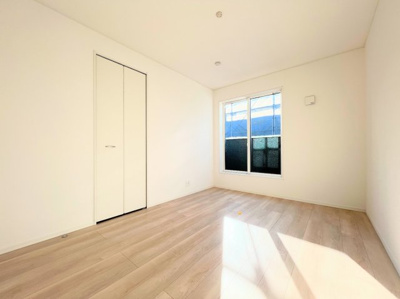 【洋室】 | ◆◇横浜市緑区三保町　新築戸建　1号棟◇◆ | ◆暮らし心地を大きく左右する収納を、適材適所に配置し使い勝手を考慮しました。空間を余すところなく有効利用した収納は生活空間をより上質なものにしてくれるでしょう。