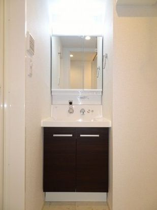 セレーノ　トウキョウの独立洗面台